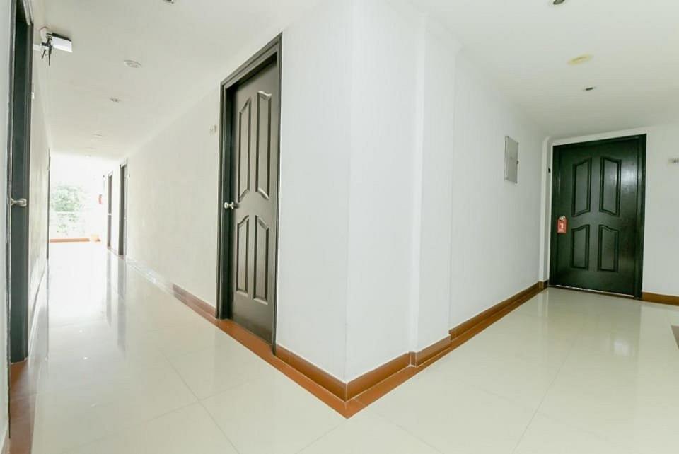Centre Point Hotell Kochi Exteriör bild