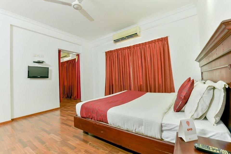 Centre Point Hotell Kochi Exteriör bild